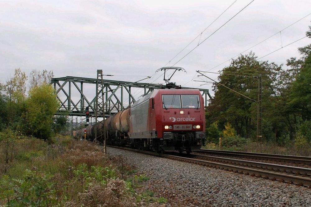 areclor 145-CL 002 mit einem Gterzug Richtung Grokorbetha, am 15.10.2009 in Naumburg Hbf. (Foto: Marco Zergiebel)