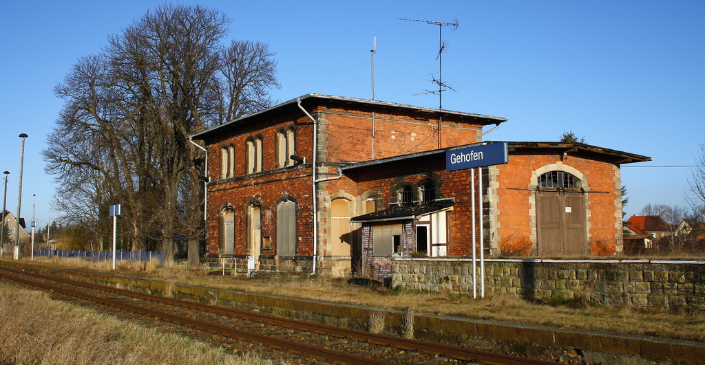 Das Bahnhofsgebude in Gehofen am 14.01.2012. (Foto: Michael Rathmann)