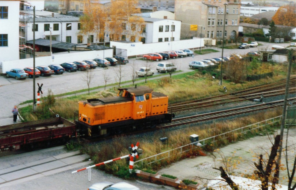 DB 346 xxx mit einem Nahgterzug in Naumburg Ost; 06.11.1996 (Foto: Hans Grau)