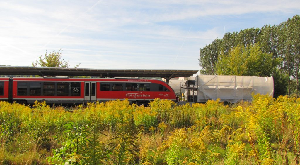 DB 642 168-8  Gartentrume Sachsen-Anhalt  als RB 34872 von Naumburg Ost nach Nebra, am 09.09.2012 beim Halt in Laucha. Wegen dem Freyburger Winzerfest kamen an dem Wochenende diese Triebwagen zum Einsatz
