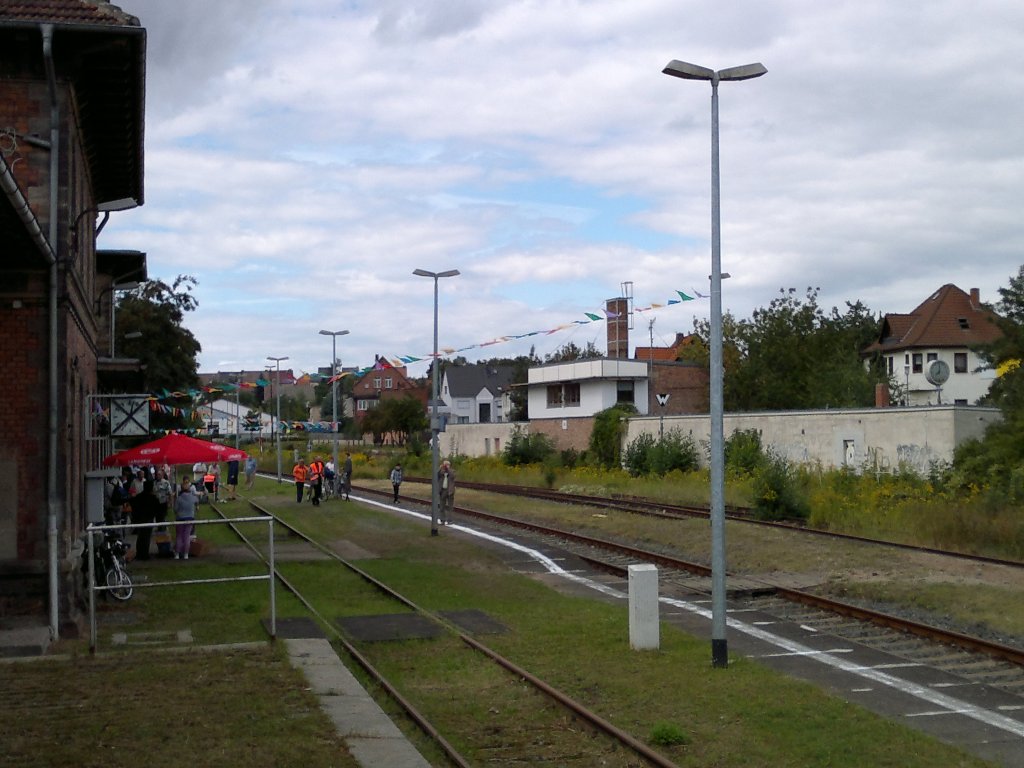 Der Bahnhof Roleben whrend unserem 6. Unstrutbahnfest am 28.08.2011. Neben Musik und Bratwrsten gab es auch eine Modellbahn und Informationsstnde zu sehen.