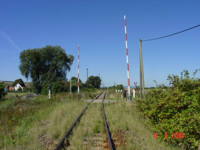 Der Bahnbergang in Donndorf am 09.09.2004. (Foto: Carsten Klinger)
