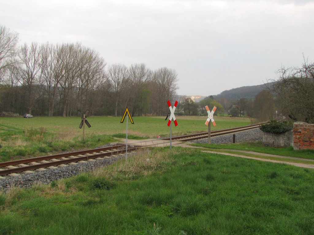 Ein Feldwegbahnbergang in Balgstdt; 13.04.2012