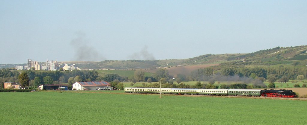 IGE Werrabahn 41 1144-9 mit dem Lr 74306 von Karsdorf nach Freyburg, im Unstruttal bei Kirchscheidungen; 25.09.2011 (Foto: Gnther Gbel)