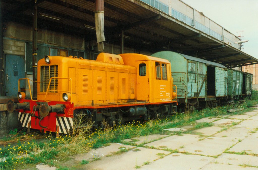 Werklok 3 der Sdzucker GmbH Zeitz im Werk Artern. Bei der Lok handelt es sich um eine Kaluga vom Typ TGK 2-E 1, Fabriknummer 101; September 1994 (Foto: Jrg Seidel)