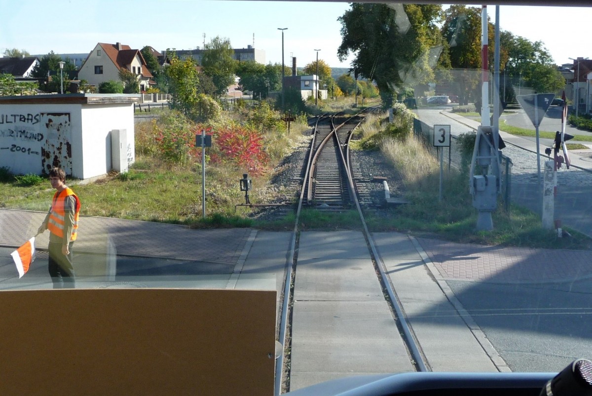 Am 03.10.2012 war der EB VT 018 als 3.  Unstrut-Schrecke-Express  von Erfurt Hbf nach Roleben unterwegs. Hier die Einfahrt in Roleben aus dem Fhrerstand heraus fotografiert. (Foto: Andreas Schwarzlose)