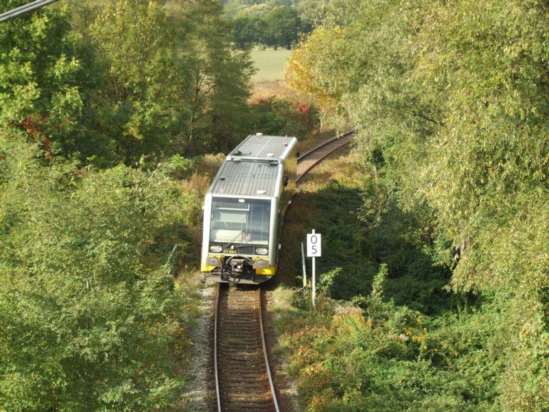 Burgenlandbahn 672 906-5 als RB von Nebra nach Naumburg Ost, am 05.10.2008 zwischen Robach und Naumburg Hbf. (Foto: Jrg Berthold)