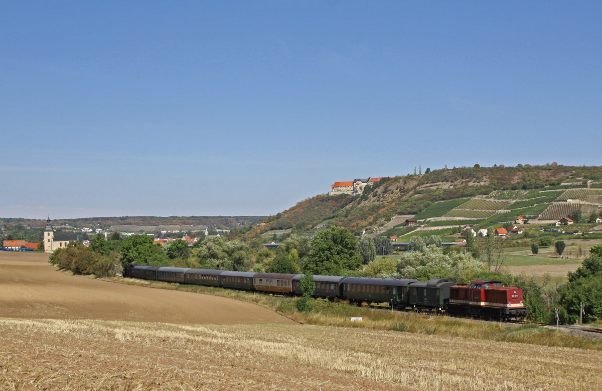 CLR 202 327-3 mit dem DLr 24589 von Karsdorf nach Naumburg Hbf, am 08.09.2018 bei Nißmitz. (Foto: Lennart Fehr)