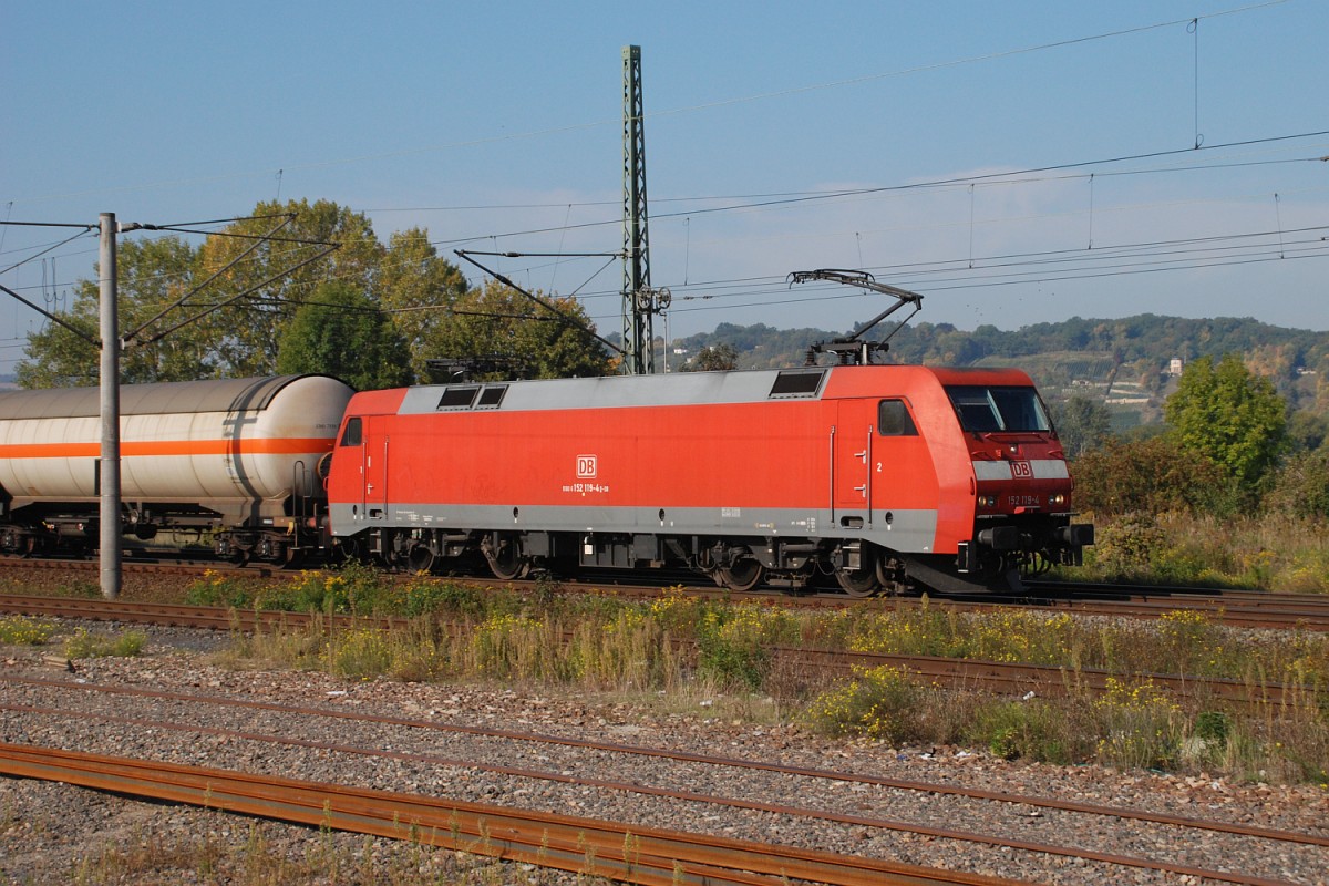 DB 152 119-4 mit Kesselwagen Richtung Großkorbetha, am 03.10.2015 in Naumburg Hbf. (Foto: Marco Zergiebel)