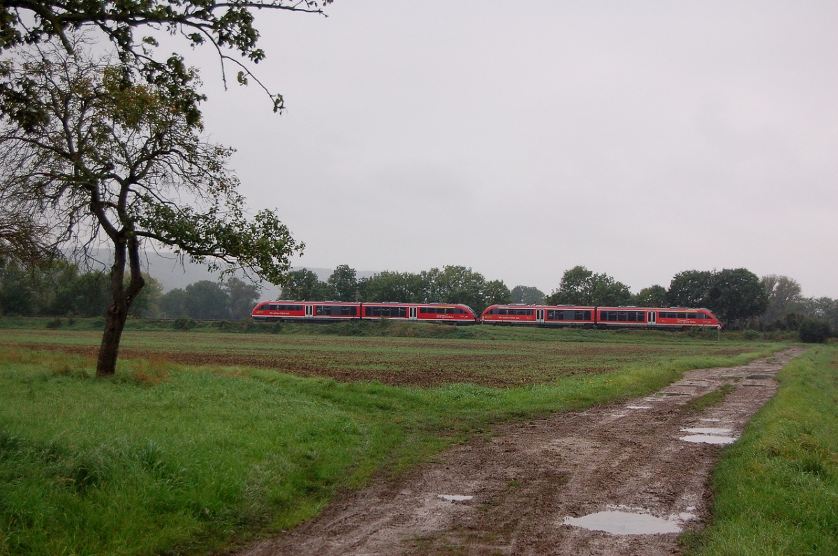 DB 642 221 + 642 719 als RB 34879 von Nebra nach Naumburg Ost, am 14.09.2014 bei Robach. (Foto: dampflok015)