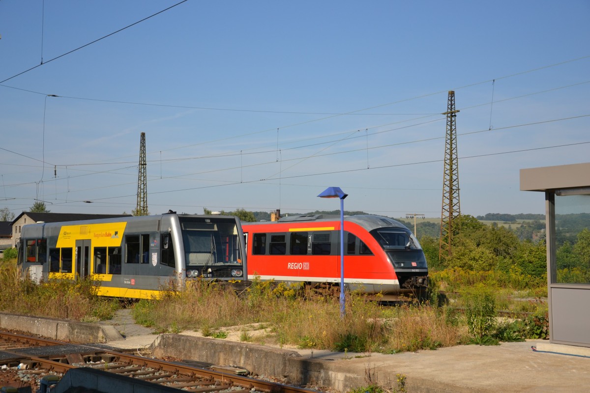 DB 642 632 und Burgenlandbahn 672 911 als Reservefahrzeuge wegen dem Freyburger Winzerfest, am 07.09.2013 abgestellt in Naumburg Hbf. (Foto: Roberto Franke) 