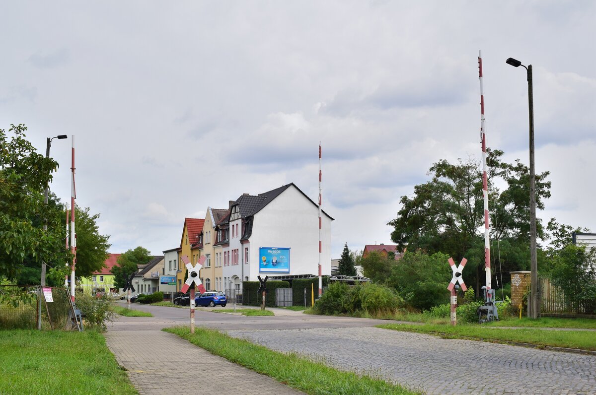 Der Bahnübergang in der Grochlitzer Straße in Naumburg (S), am 11.08.2021. (Foto: Dennis Fiedler)