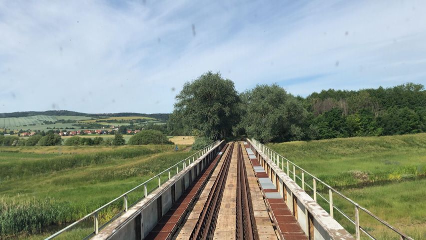 Die Unstrutflutbrcke bei Donndorf, am 09.06.2019; (Foto: Jan Krehl, railmen.com, Deutsche Regionaleisenbahn/Wisentatalbahn)