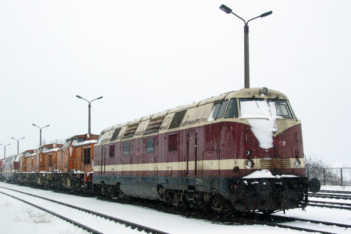 Eine unbekannte V180 am 10.03.2004 in Karsdorf. (Foto: Ralph Mildner)