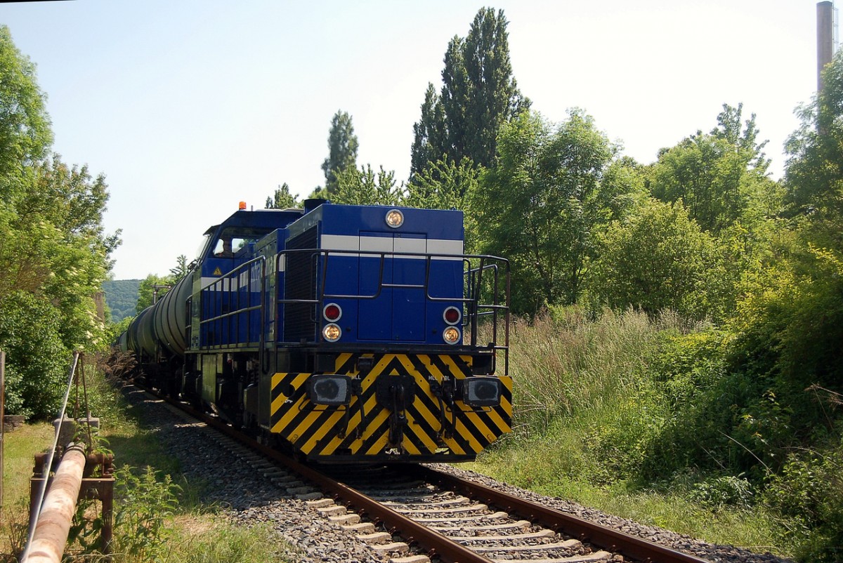 InfraLeuna 206 mit einem Kesselwagenzug nach Karsdorf, am 22.05.2014 in Hhe des ehemaligen Posten 6a in Laucha. (Foto: dampflok015)