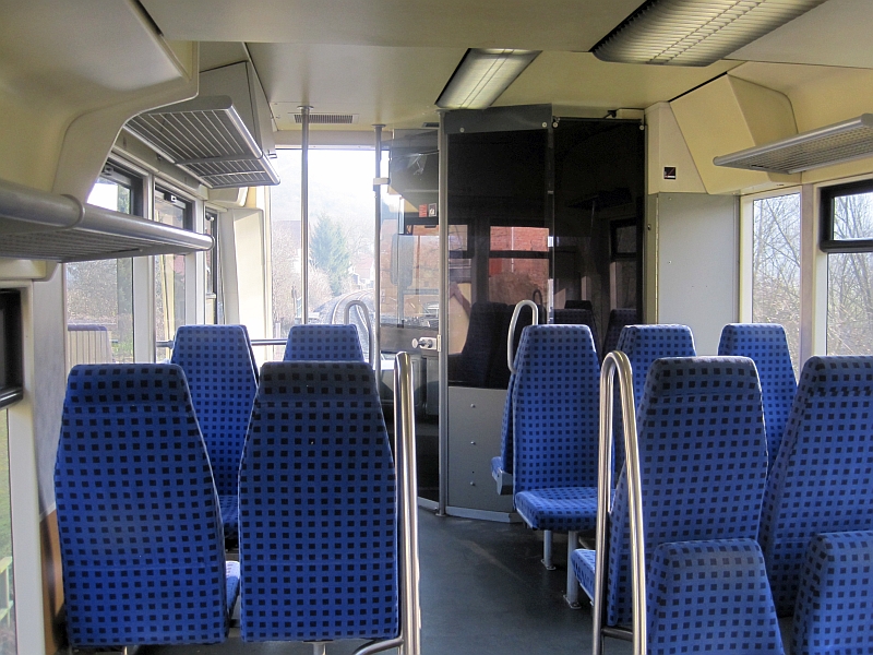 Innenansicht des Burgenlandbahn 672 913, am 16.03.2015. (Foto: Tobias Dpfner, www.bahnreiseberichte.de)