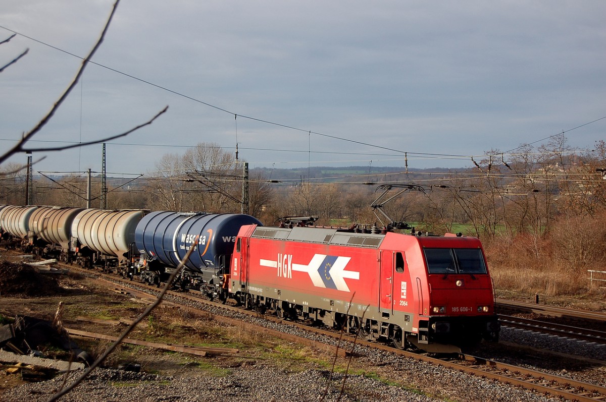 RheinCargo 185 606-1 mit Kesselwagen Richtung Grokorbetha, am 11.01.2014 in Naumburg Hbf. (Foto: dampflok015)