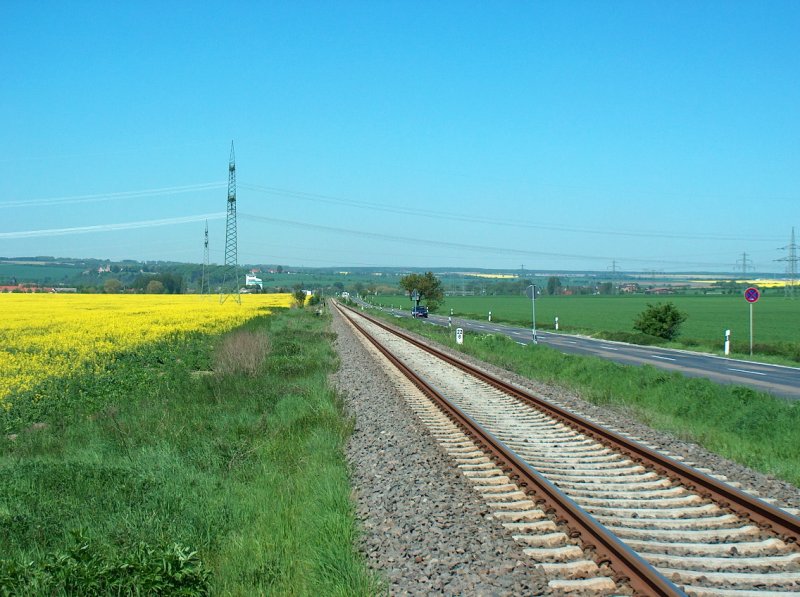 Die Unstrutbahn zwischen Karsdorf und dem Bf Vitzenburg; 10.05.2008