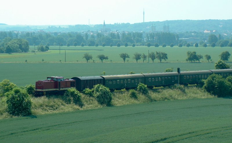 MTEG 204 354-5 mit dem DPE 99816  ROTKPPCHEN-EXPRESS  von Glauchau (Sa) nach Freyburg (Unstrut) bei Kleinjena; 07.06.2008
