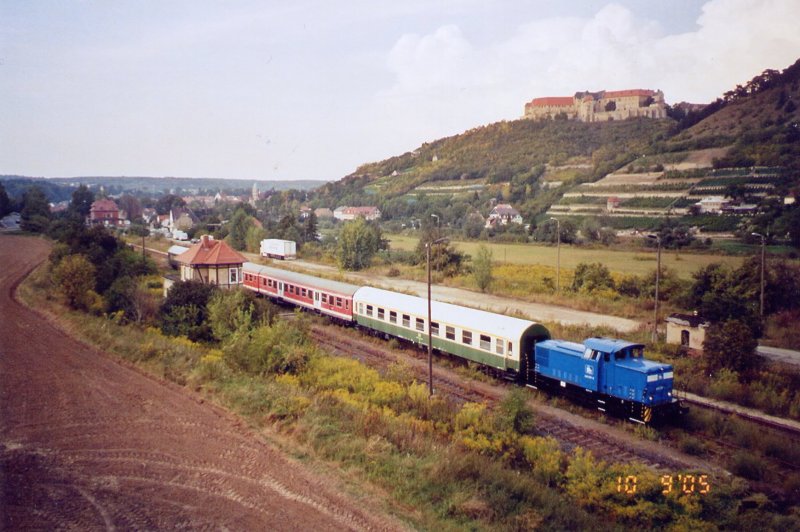 PRESS 346 019-6 mit einem Sonderzug von Freyburg (Unstrut) nach Leipzig-Plagwitz, bei der Ausfahrt in Freyburg; 10.09.2005 (Foto: Gnther Gbel)
