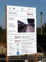 Infotafel zum Bahnsteigneubau fr die Gleise 4 und 5, am 03.10.2012 in Naumburg Hbf.