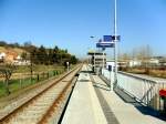 Der neu errichtete Haltepunkt Robach zwischen Naumburg Hbf und Kleinjena am 16.03.2012.
