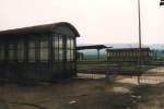 Im April 1988 fotografierte Gnther Gbel die Eingangsberdachungen zu der Bahnsteigunterfhrung in Laucha.