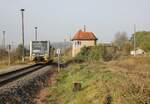 br-672-lvt-s/845541/burgenlandbahn-672-907-als-rb-von Burgenlandbahn 672 907 als RB von Wangen (U) nach Naumburg (S) Ost, am 31.10.2014 bei der Ausfahrt aus dem Bahnhof Vitzenburg. (Foto: Wolfgang Krolop)