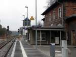 Der modernisierte Bahnsteig 1 in Nebra; 05.04.2012 (Foto: Klaus Pollmcher)