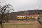 DB Netz Instandhaltung 726 002-9 + 725 002-0 als NbZ 94022 von Nebra nach Naumburg Hbf, bei der Durchfahrt in Robach am 12.03.2012. (Foto: Dampflok015)