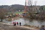 Am 11.01.2012 wartete man auf das Einschieben der neuen Saalebrcke in Robach, aber wegen Sturm ging es erst am 12.01.2012 richtig los.
