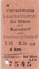 fahrkarten/33116/historische-fahrkarte-fuer-eine-fahrt-in Historische Fahrkarte fr eine Fahrt in der 3.Klasse ber 8 km.
Kennt evtl. jemand das Jahr?