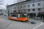 strasenbahn-naumburg/809371/tw-38-der-strassenbahn-naumburg-als Tw 38 der Straßenbahn Naumburg als Linie 4 zum Salztor, am 03.04.2023 auf dem Vorplatz in Naumburg (S) Hbf.