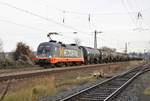 Hectorrail 242.532 „Lightyear“ mit einem Kesselwagenzug in Richtung Bad Ksen, am 26.11.2020 in Naumburg.