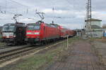 DB 146 011 mit dem RE 4886  Saale-Express  von Jena-Gschwitz nach Halle (S) Hbf, am 03.04.2023 in Naumburg (S) Hbf.