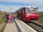 EBS 772 345-5 als  Kita-Express  aus Laucha, am 07.04.2015 in Kirchscheidungen. Es brachte die Kindergartengruppe  Glckchen  aus Laucha zu einem Tagesausflug hierher. (Foto: Heiko Kern)