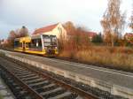 Burgenlandbahn 672 904 ist als RB 34707 von Weienfels nach Zeitz unterwegs. Fotografiert in Theien; 04.11.2011