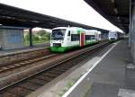 loks-und-zuge-in-zeitz/208406/zugtaufe-in-zeitz-eb-vt-302 Zugtaufe in Zeitz. EB VT 302 steht noch auf Gleis 7, daher mu EBx 37452 (Saalfeld - Leipzig Hbf) gefahren von EB VT 311 + 305 auf Gleis 6 ausweichen; 11.07.2012.