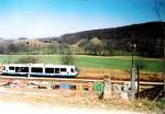 Rurtalbahn 6.008.1 whrend einer Ausschreibungsfahrt fr die zuknftigen sdlichen Streckens Sachsen-Anhalts, am 15.04.1996 in Mertendorf. (Foto: Archiv Klaus Pollmcher)