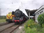 09-08-halberstadt---freyburg---karsdorf/10599/an-dieser-stelle-htten-normal-die An dieser Stelle htten normal die beiden Dampflokomotiven (+ 52 8154) nebeneinander gestanden 