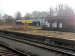 Am Bahnsteig 1 in Zeitz ist der LVT 672 905 'Stadt Naumburg' der Burgenlandbahn abgestellt. Man k�nnte erst denken, die Burgenlandbahn agiert neuerdings auch noch im G�terverkehr; 25.01.2012