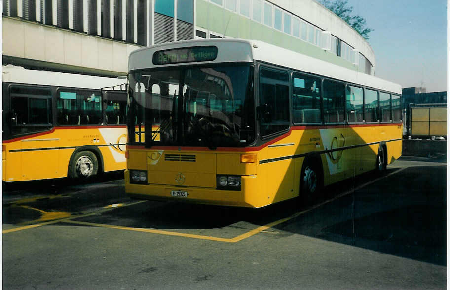 (015'204) - PTT-Regie - P 25'325 - Mercedes/R&J am 11. September 1996 in Bern, Postautostation