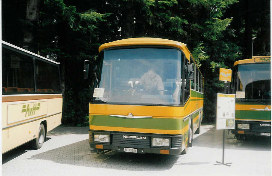 (018'131) - AvH Heimenschwand - Nr. 4/BE 26'508 - Neoplan/Lauber am 22. Juli 1997 in Heimenschwand, Garage (75 Jahre AvH)