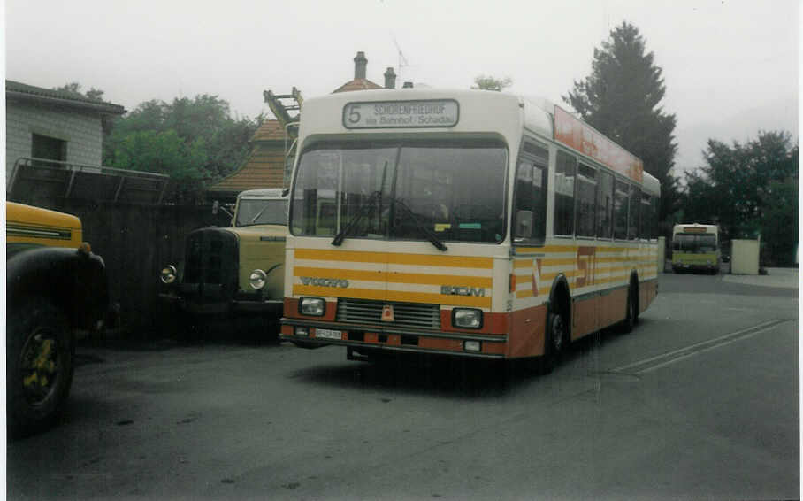 (018'802) - STI Thun - Nr. 28/BE 419'028 - Volvo/R&J (ex SAT Thun Nr. 28) am 26. August 1997 in Thun, Garage