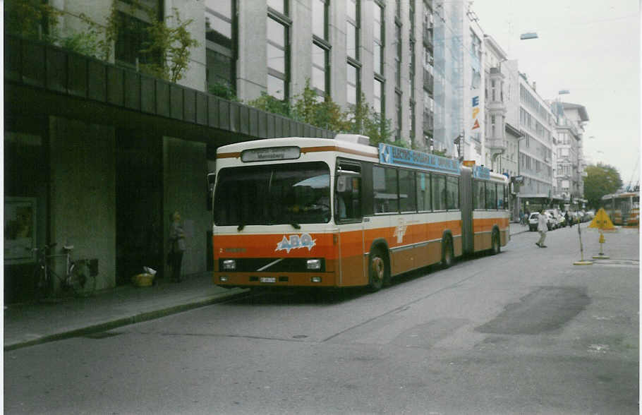 (020'215) - ABM Meinisberg - Nr. 2/BE 281'744 - Volvo/R&J am 9. Oktober 1997 in Biel, Nidaugasse