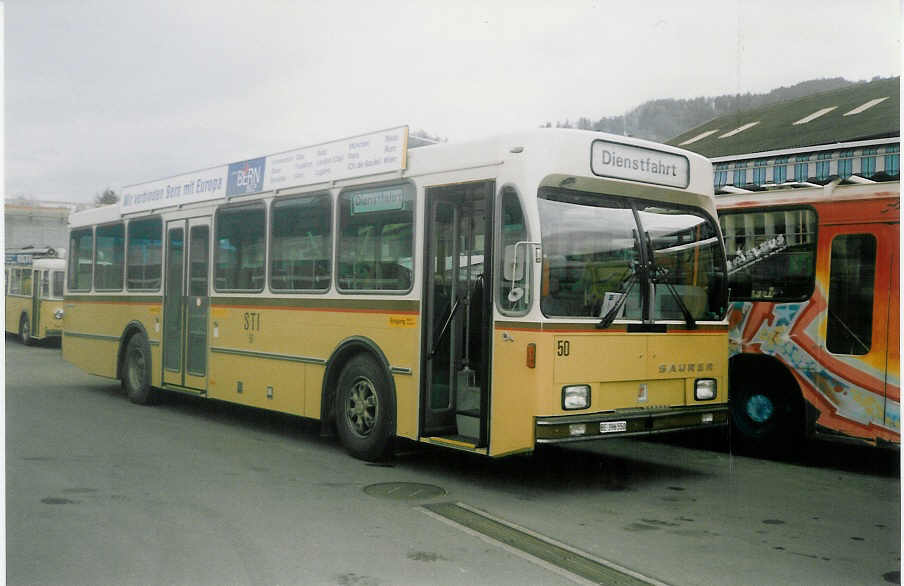 (021'913) - STI Thun - Nr. 50/BE 396'550 - Saurer/R&J am 4. Mrz 1998 in Thun, Garage