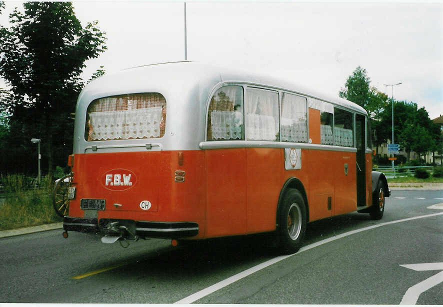 (023'313) - Rllin, Rotkreuz - Nr. 1/ZG 32'459 - FBW/R&J (ex AFA Adelboden Nr. 1) am 14. Juni 1998 in Uster, Zrichstrasse