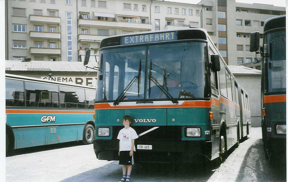 (025'226) - GFM Fribourg - Nr. 121/FR 401 - Volvo/Hess am 15. August 1998 in Fribourg, Garage