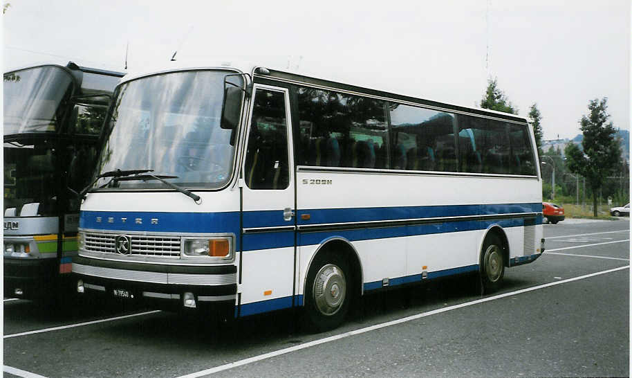 (025'920) - Schweizer Armee - M+79'540 - Setra am 2. September 1998 in Thun, Seestrasse