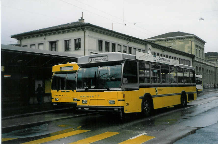 (027'921) - VBSH Schaffhausen - Nr. 20/SH 38'020 - Saurer/Hess am 16. November 1998 beim Bahnhof Schaffhausen